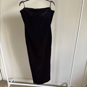 Elegant Black Velvet Strapless Dress